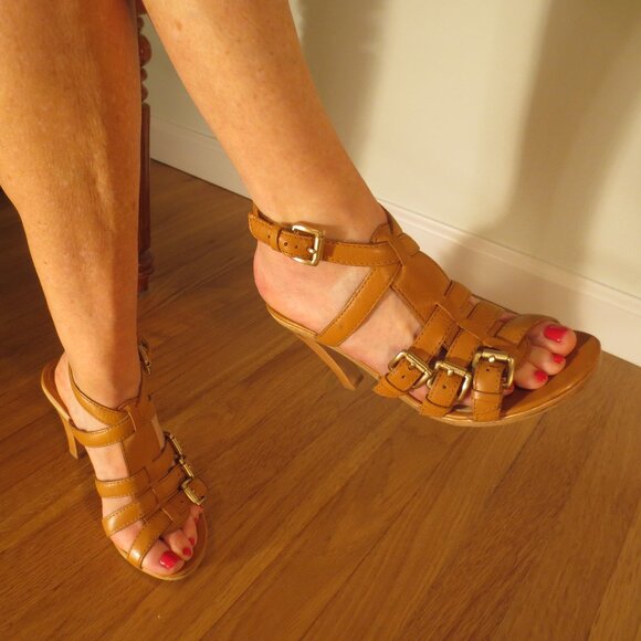 Last Chance MICHAEL by MICHEAL KORS Tan Leather Buckle Wood Base High Heels - Picture 6 of 9